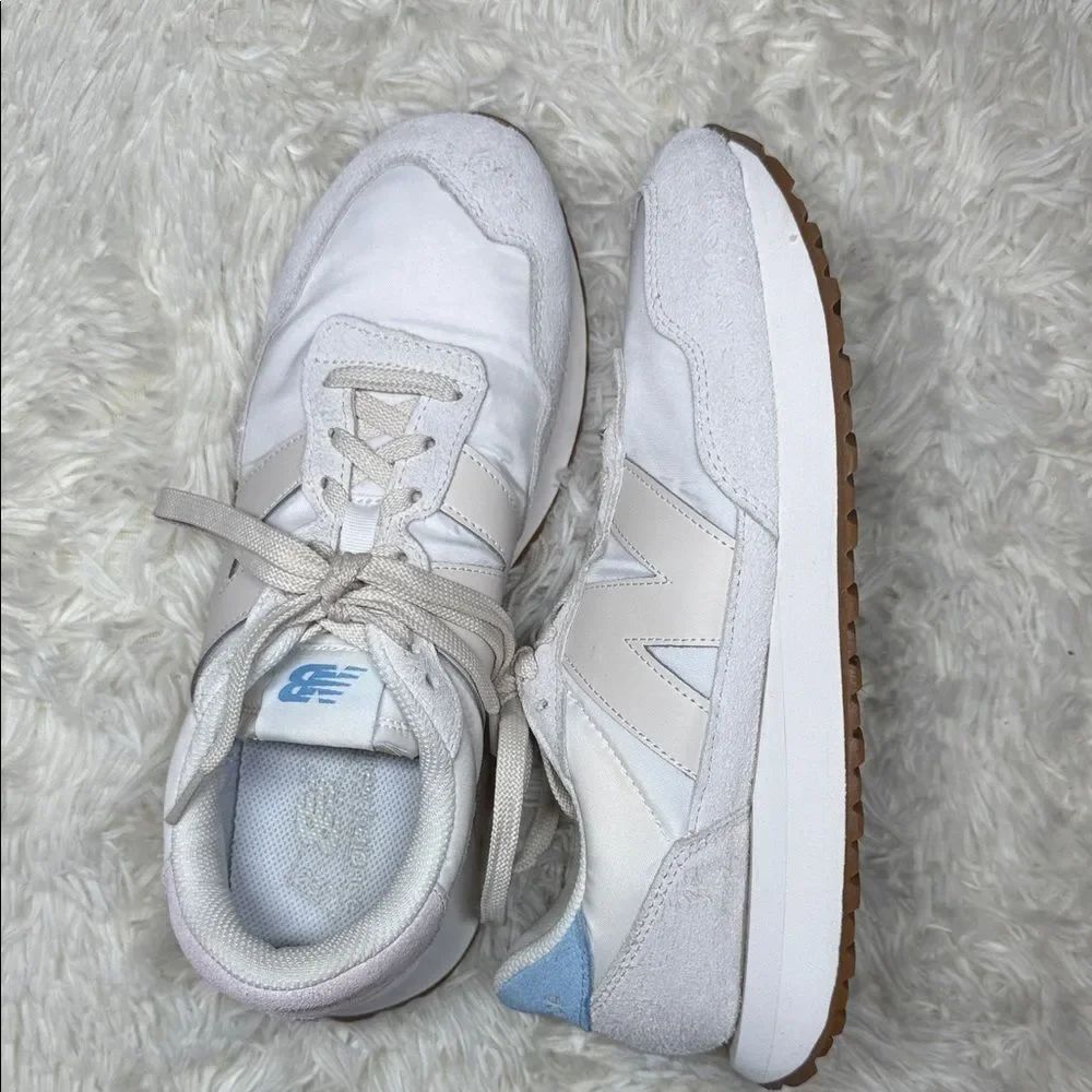 New Balance 237 in Moonbeam/stone pink/blue haze